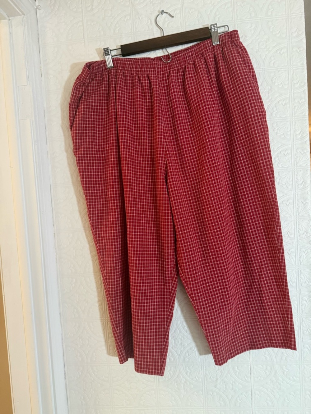 Women’s  Red Plaid Elastic-Waist Joggers